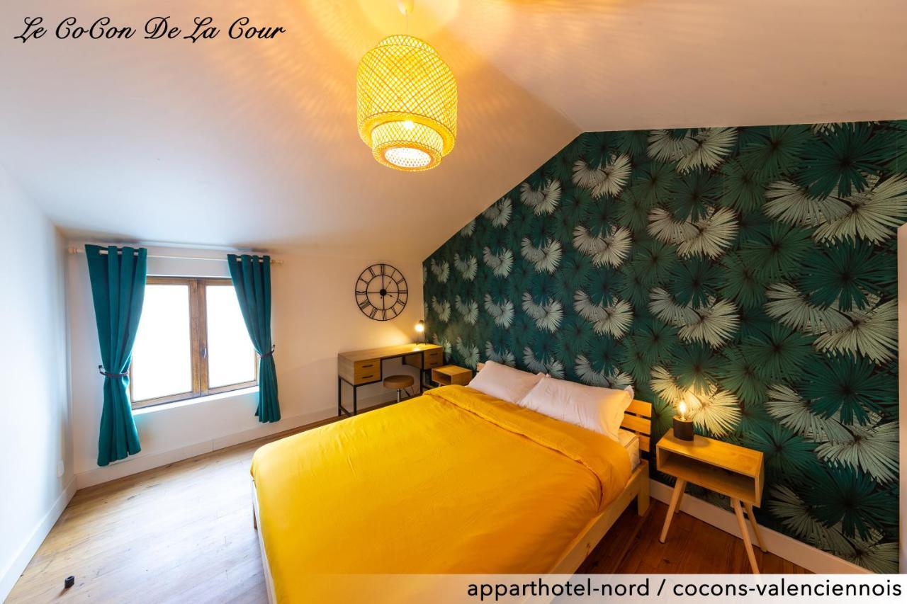 Le Cocon De La Cour Apartman Valenciennes Kültér fotó