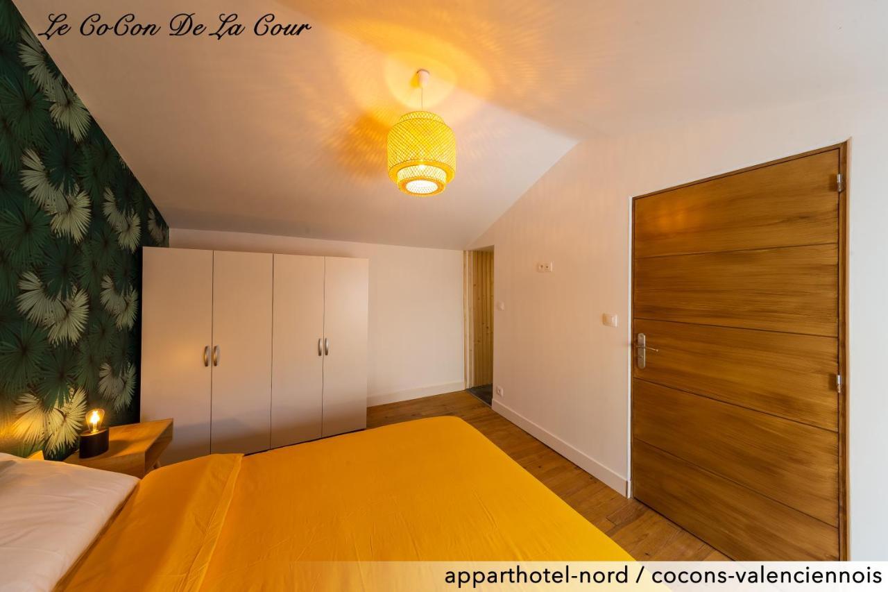 Le Cocon De La Cour Apartman Valenciennes Kültér fotó